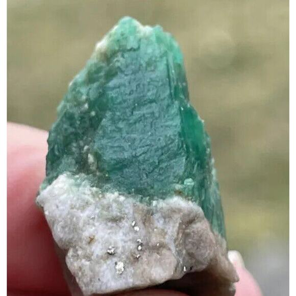 37 Carat Natural Superb Green Emerald Crystal Specimen From Panjshir Afghanistan - Picture 1 of 9